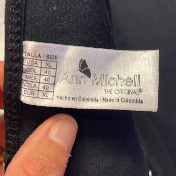 Ann Mitchell woman’s latex corset - Picture 8 of 13